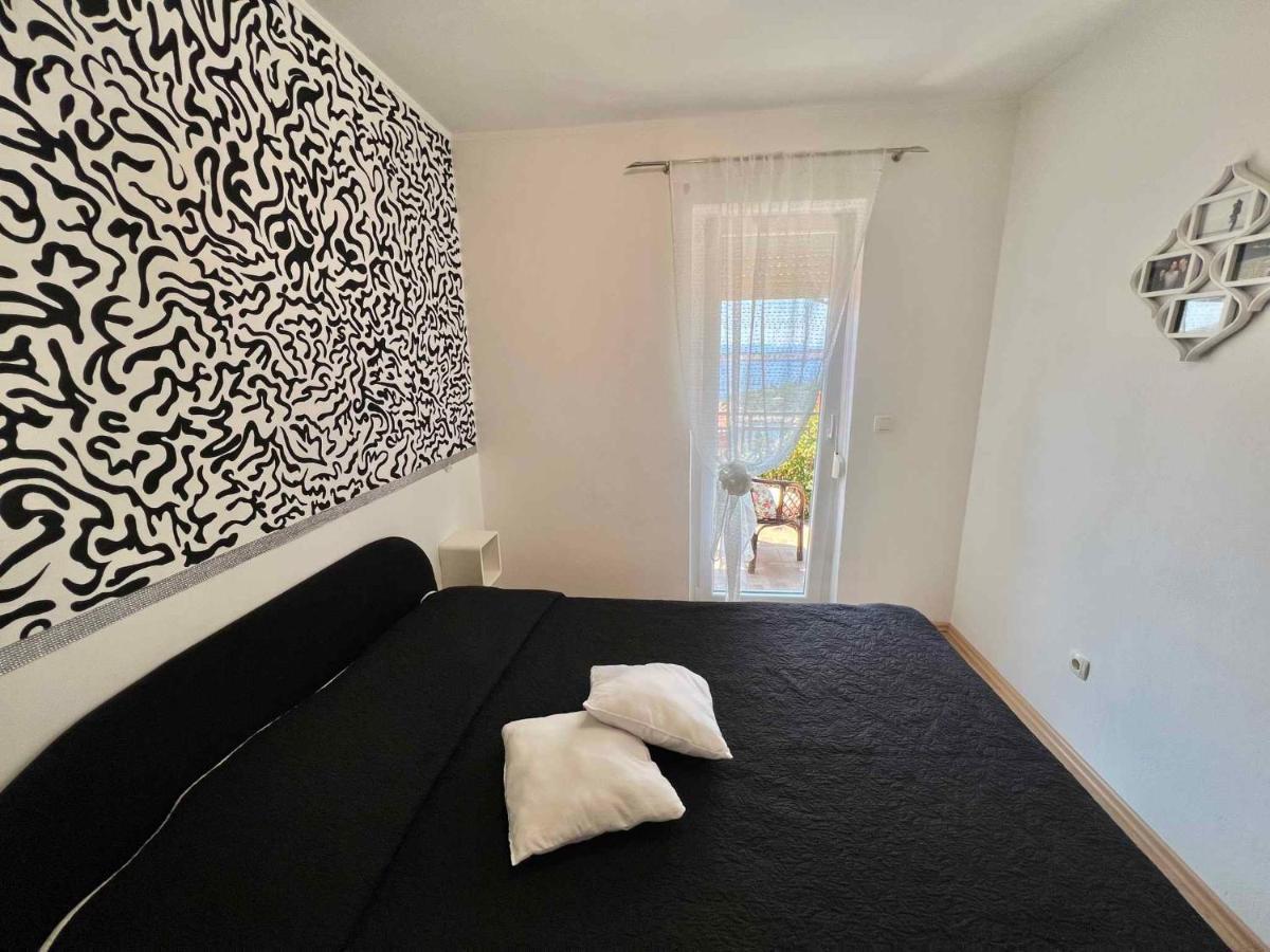 Apartments In Dramalj 45034 ภายนอก รูปภาพ